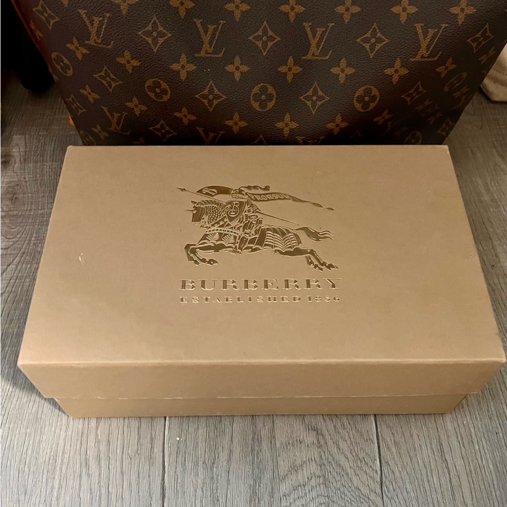 Burberry “Mawdesley” Tan Leather Heels - Picture 5 of 10